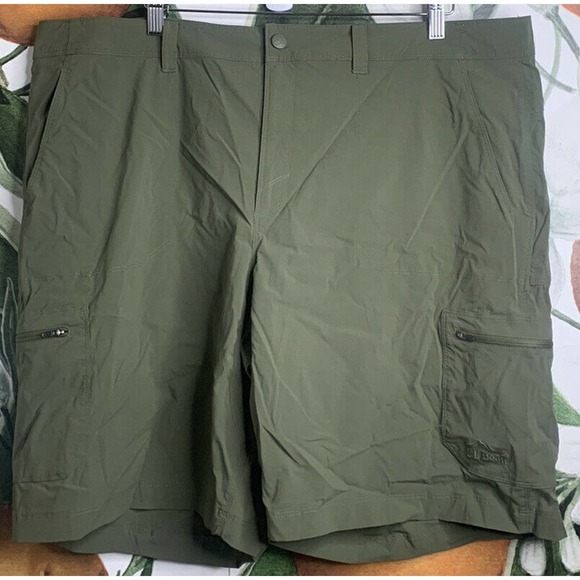 L.L. Bean Shorts Ll Beans Shorts 42 Mens Army Green Side Pockets